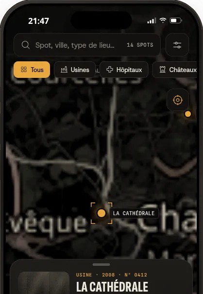 Écran Carte : les lieux sur un fond de plan sombre, filtres par type en haut.